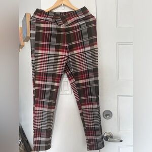 #52 🌺 5/$30 🌺 Burgundy Plaid legging pants